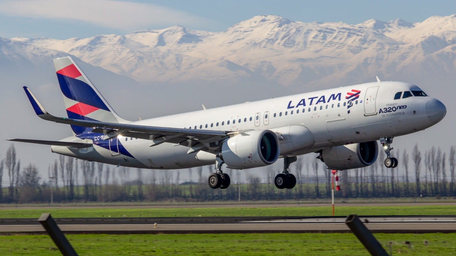 Latam inicia la recompra de sus acciones en bolsa