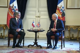 Kast recibe las cartas credenciales de los embajadores de Reino Unido, Honduras y Angola