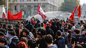 Reportan incidentes en manifestación convocada por estudiantes: cortes de tránsito y cierre de estaciones de Metro