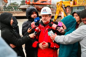 Orrego advierte por tres campamentos en la RM con riesgo de remoción de masa y enfatiza: “Nos queda mucha agua por caer”