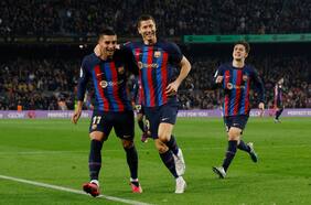 El Barcelona supera al Cádiz y es el firme líder de LaLiga