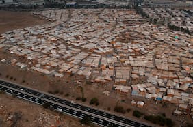 65 mil hogares para este año y urbanización de campamentos: los anuncios de Boric en Vivienda