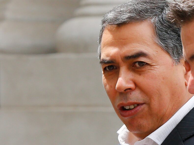 Presidente de partidos políticos llegan al comité político ampliado