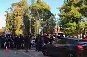 “No puede quedar en la impunidad” y “estuvo encerrada dos horas en un aula”: las reacciones que condenan la agresión a la ministra Lincolao