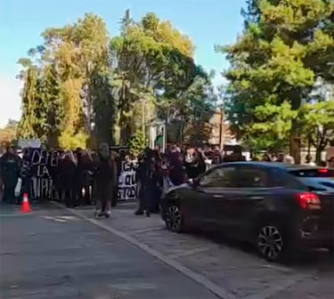 “No puede quedar en la impunidad” y “estuvo encerrada dos horas en un aula”: las reacciones que condenan la agresión a la ministra Lincolao