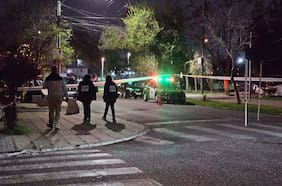 Encuentran a un hombre con cinco impactos de bala al interior de un vehículo y a metros de una comisaría en La Granja