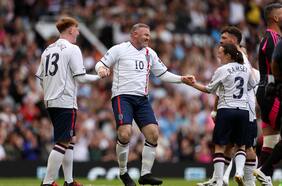 Se lució en Old Trafford: Bella Ramsey se hace viral en partido a beneficio con Wayne Rooney y Carlos Tévez