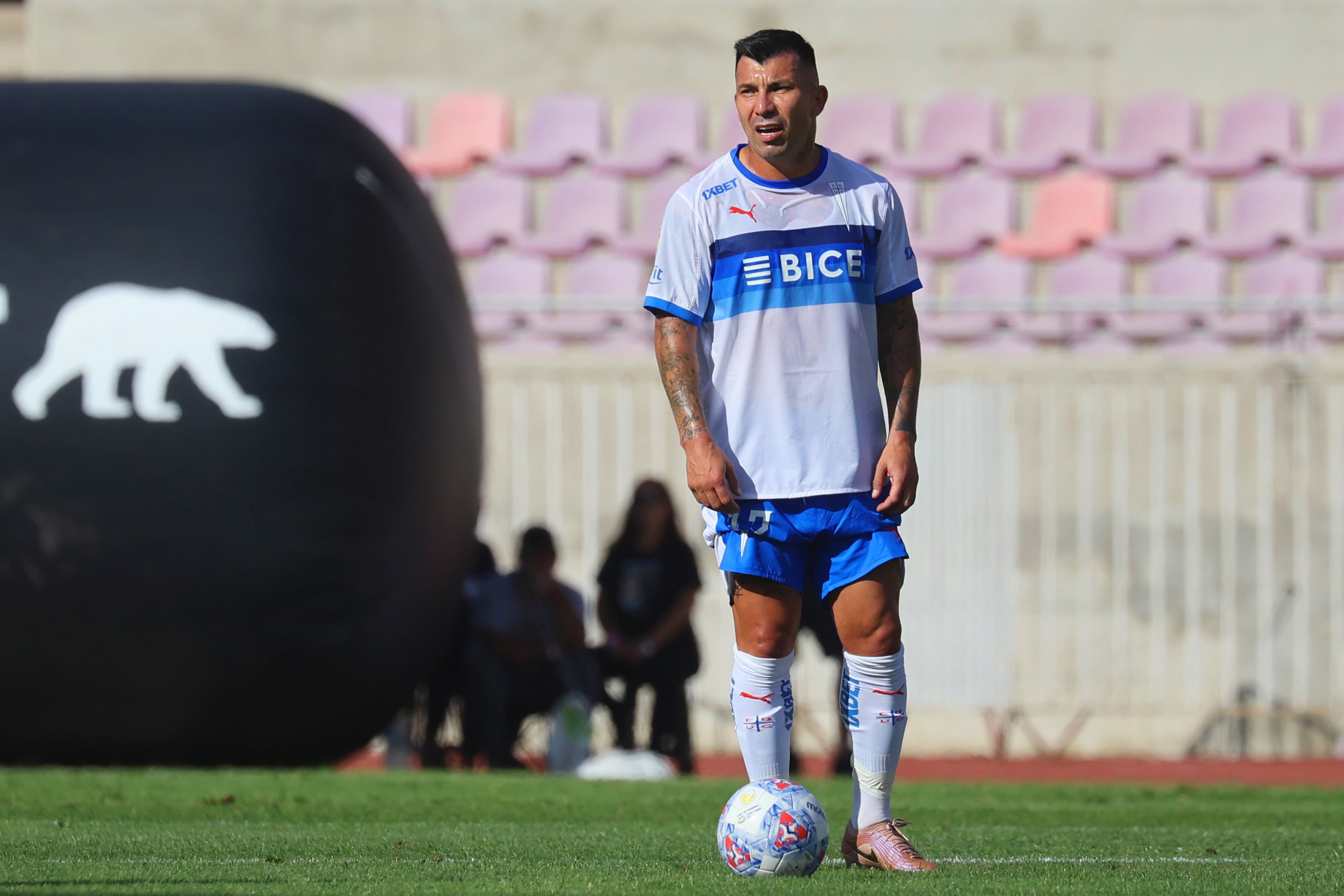 El consejo de histórico de la UC a Gary Medel: “Si yo fuera él, me retiro ahora ya”