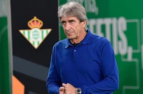 La dura autocrítica de Manuel Pellegrini tras el descalabro del Betis: “Defensivamente fuimos un desastre”