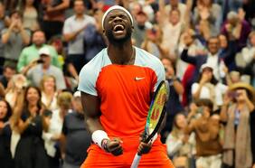 El primer estadounidense desde 2006: Frances Tiafoe se instala en las semifinales del US Open y desata la locura en Nueva York