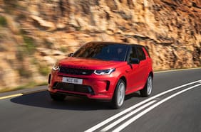 Land Rover completa la gama Discovery Sport bencina con sistema de hibridación suave