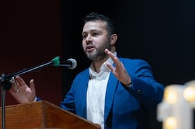 Detienen a funcionario de Melipeuco que mordió a alcalde en la oreja durante celebración de Fiestas Patrias