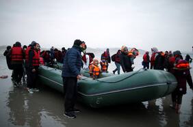 Francia: al menos 31 migrantes mueren en el peor naufragio en años en el canal de la Mancha