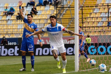 Universidad Católica visita a Everton en Viña del Mar.
