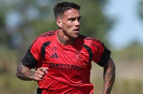 “Si usa el temperamento solo para pegar patadas, no dará resultado en Colo Colo”: el perfil del zaguero Javier Méndez