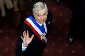 Kast se estrena con decretos para auditar los recursos fiscales y destrabar proyectos de inversión por US$16.300 millones