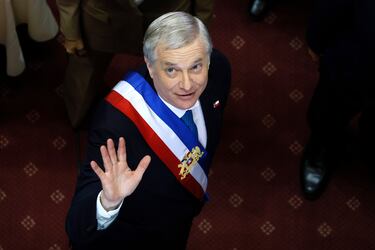 Kast se estrena con decretos para auditar los recursos fiscales y destrabar proyectos de inversión por US$16.300 millones