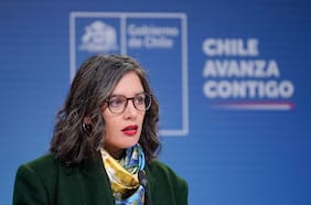 Ministra Vallejo sostiene que chats entre exfiscal Guerra y Luis Hermosilla “dan indicios de varios posibles delitos”