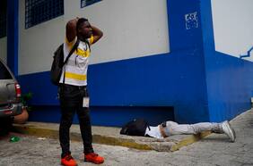 Muere periodista tras ser baleado por la policía en Haití