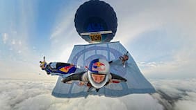 Con dos chilenos: pilotos superan la pista de obstáculos aérea más grande del mundo