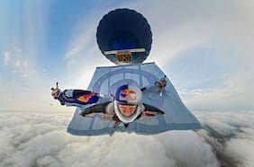 Con dos chilenos: pilotos superan la pista de obstáculos aérea más grande del mundo