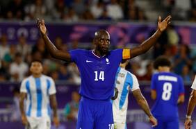 Francia logra su pequeña revancha: vence a la resistida Argentina y avanza a la semi del fútbol en París 2024