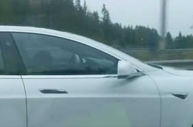 Autopilot de Tesla le salva la vida a conductor dormido