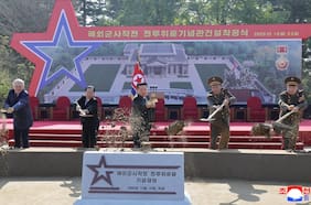Corea del Norte construye monumento en memoria de las tropas caídas en la guerra de Ucrania