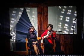 Emotiva, sólida y teatral: la memorable noche de Candelabro en La Cúpula