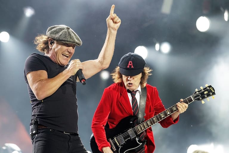 AC/DC alista larga estadía en Chile y recibe elogios en sus primeros ...