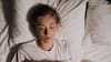 5 errores comunes que están saboteando tu sueño y buen dormir, según un doctor en neurociencia