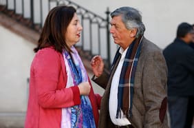 Paulina Vodanovic y Lautaro Carmona abordan la controversia por el futuro militante de Jeannette Jara