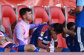 Entre lágrimas y pifias: Juan Martín Lucero fue sustituido a los ocho minutos en la U