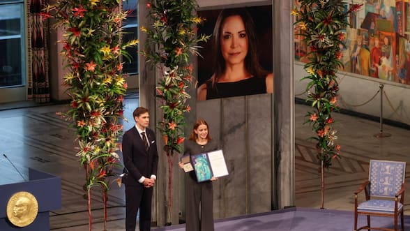 La odisea de Machado para salir de Venezuela y llegar a Oslo, donde su hija recibió en su nombre el Nobel de la Paz