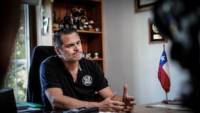 Crespo recibe portazo de Carabineros en su intención de volver a vestir de verde: abogado acusa ilegalidad en resolución
