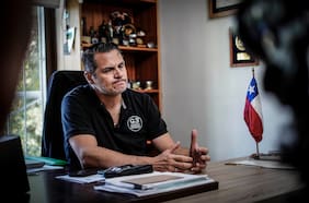 Crespo recibe portazo de Carabineros en su intención de volver a vestir de verde: abogado acusa ilegalidad en resolución
