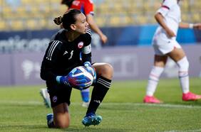 La ministra Orellana arremete ahora contra histórico de la Roja que critica a Christiane Endler
