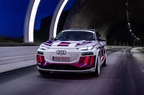 El Audi Q6 e-tron será el primer auto del mundo con una firma lumínica digital activa