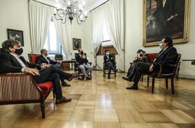 Fijar un programa legislativo y ronda de reuniones: Cómo el gobierno pavimenta el “nuevo trato” con Chile Vamos