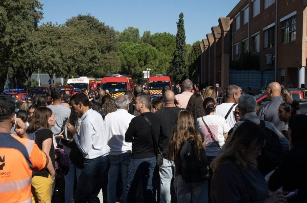 Detienen a joven de 14 años tras tiroteo en escuela de Francia: director y profesora resultaron heridos