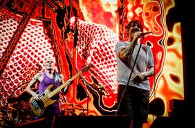 Red Hot Chili Peppers ofrecen contundente show en su regreso con John Frusciante
