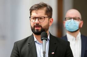 Presidente Boric no descarta racionamiento de agua potable en la Región Metropolitana