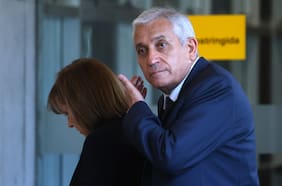 La caída de Héctor Espinosa: tribunal condena al exdirector de la PDI a 17 años de cárcel y a pagar $ 160 millones