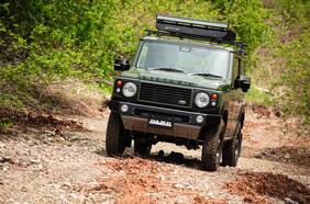Este Suzuki Jimny necesita ir al psicólogo: se cree un Land Rover