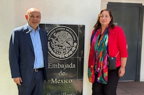 Senadores PS entregan carta en Embajada de México por eventual nombramiento de Chahuán (RN) como embajador