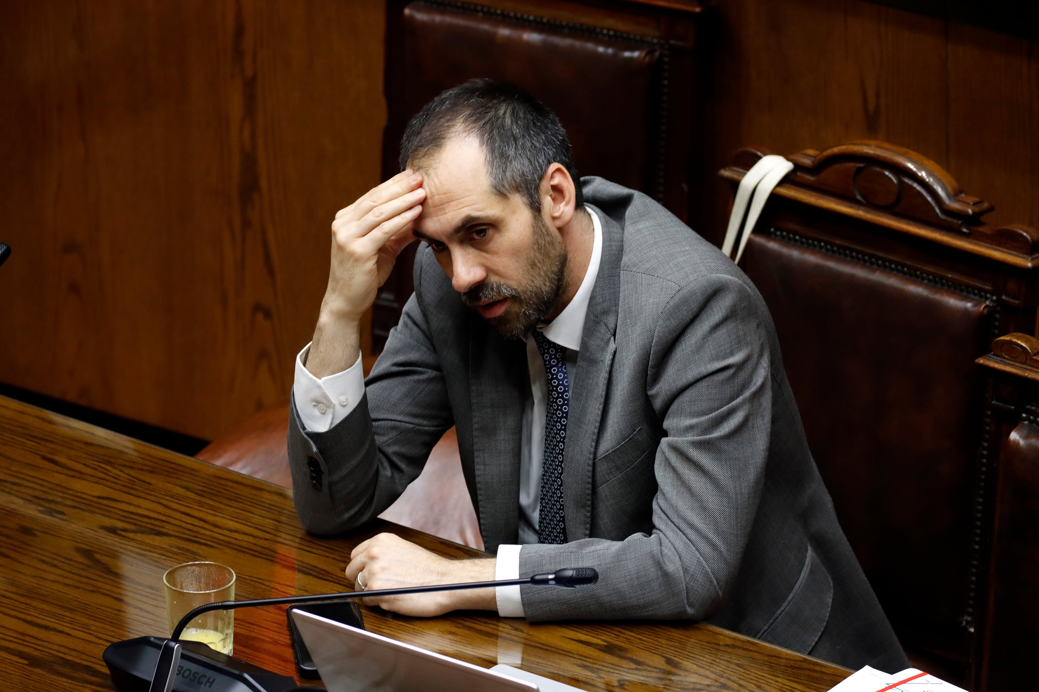 Diputados de la UDI amenazan con acusar constitucionalmente a ministro Grau si gobierno insiste en "norma de amarre