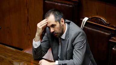 Termómetro Descifra: chilenos se dividen ante la acusación constitucional contra Grau