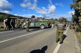 Gobierno llama a “no levantar teorías conspirativas” y esperar la investigación por el crimen de los carabineros en Cañete