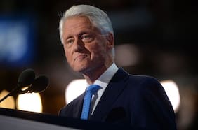 Bill y Hillary Clinton rechazan presentarse a dar declaraciones sobre los archivos Epstein y enfrentan amenaza de desacato por parte del Congreso