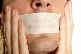 Qué es el “mouth taping”, la peligrosa tendencia en las redes que promete mejorar el sueño